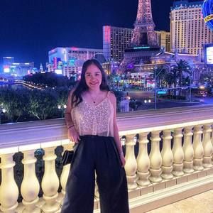Meet your Posher, Paola